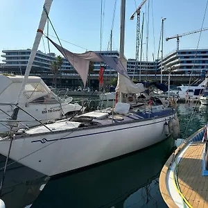 Unique Wooden Sail Yacht + 2 Bikes Included! Bateau-hôtel